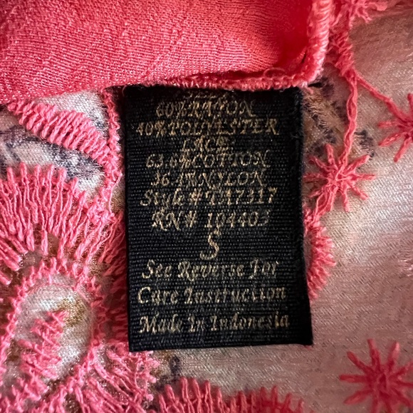 Mine flowy linen and lace shirt - Picture 5 of 7